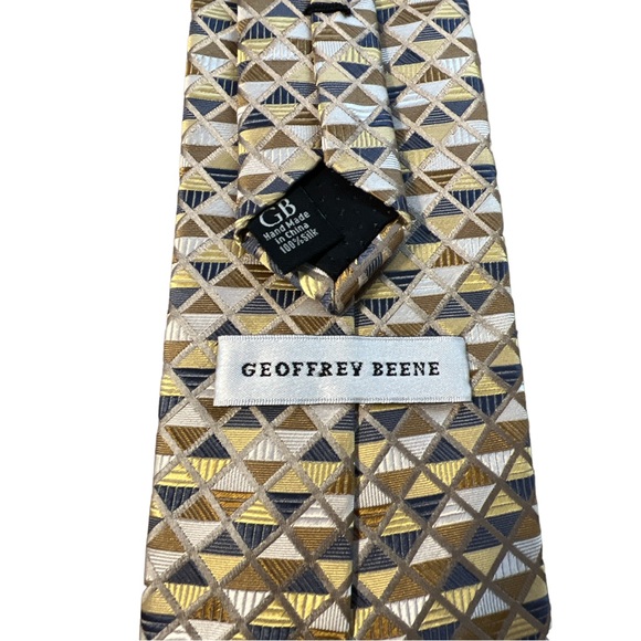 Silk Geoffrey Beene Tie - Picture 2 of 4